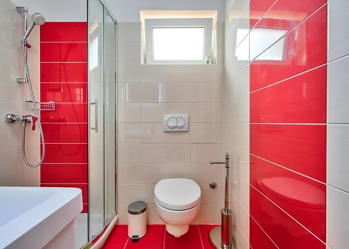 Teuta_commodious At The *